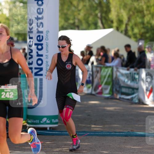 01.09.2024 - 17. Tribühne Triathlon Michael Strokosch http://msf.ph/oto/6904056 01.09.2024 11:04:48 Ziel 212, 242, 280 meine-sportfotos.de