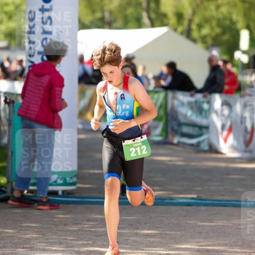 01.09.2024 - 17. Tribühne Triathlon Michael Strokosch http://msf.ph/oto/6904114 01.09.2024 11:04:55 Ziel 211, 212, 252 meine-sportfotos.de
