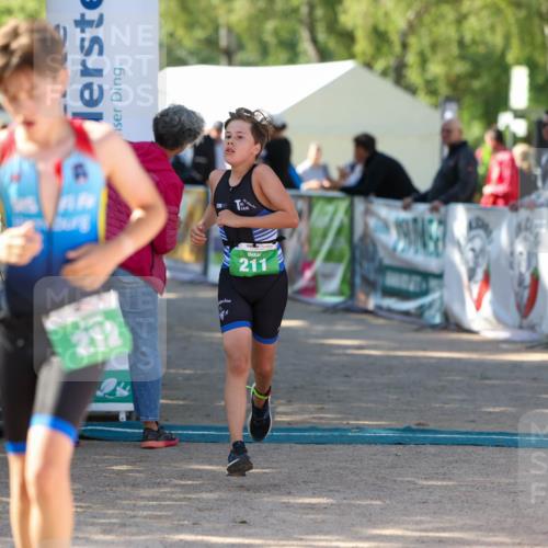 01.09.2024 - 17. Tribühne Triathlon Michael Strokosch http://msf.ph/oto/6904126 01.09.2024 11:04:56 Ziel 211, 212, 252 meine-sportfotos.de