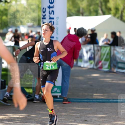 01.09.2024 - 17. Tribühne Triathlon Michael Strokosch http://msf.ph/oto/6904141 01.09.2024 11:04:57 Ziel 211, 212, 252 meine-sportfotos.de