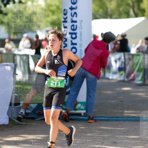 01.09.2024 - 17. Tribühne Triathlon Michael Strokosch http://msf.ph/oto/6904144 01.09.2024 11:04:57 Ziel 211, 212, 252 meine-sportfotos.de