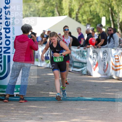 01.09.2024 - 17. Tribühne Triathlon Michael Strokosch http://msf.ph/oto/6904233 01.09.2024 11:05:07 Ziel 221, 282, 303 meine-sportfotos.de