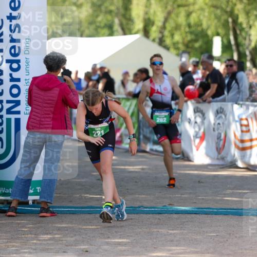 01.09.2024 - 17. Tribühne Triathlon Michael Strokosch http://msf.ph/oto/6904245 01.09.2024 11:05:07 Ziel 221, 282, 303 meine-sportfotos.de