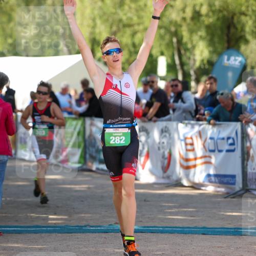 01.09.2024 - 17. Tribühne Triathlon Michael Strokosch http://msf.ph/oto/6904266 01.09.2024 11:05:09 Ziel 221, 282, 303 meine-sportfotos.de