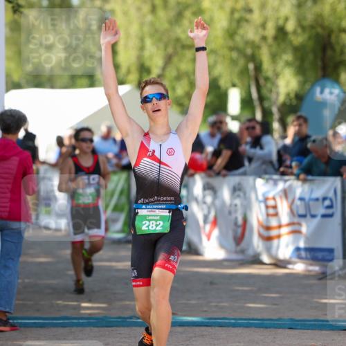 01.09.2024 - 17. Tribühne Triathlon Michael Strokosch http://msf.ph/oto/6904273 01.09.2024 11:05:09 Ziel 221, 282, 303 meine-sportfotos.de
