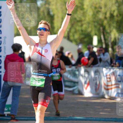 01.09.2024 - 17. Tribühne Triathlon Michael Strokosch http://msf.ph/oto/6904293 01.09.2024 11:05:10 Ziel 221, 282, 303 meine-sportfotos.de