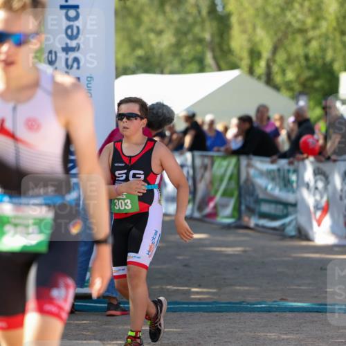 01.09.2024 - 17. Tribühne Triathlon Michael Strokosch http://msf.ph/oto/6904316 01.09.2024 11:05:12 Ziel 282, 303 meine-sportfotos.de