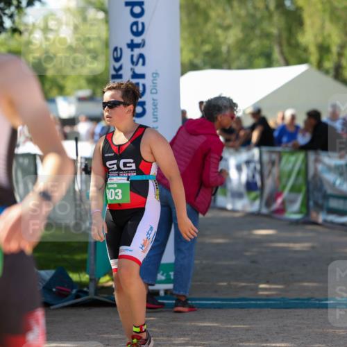 01.09.2024 - 17. Tribühne Triathlon Michael Strokosch http://msf.ph/oto/6904333 01.09.2024 11:05:12 Ziel 282, 303 meine-sportfotos.de