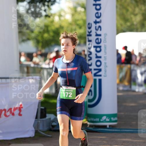 01.09.2024 - 17. Tribühne Triathlon Michael Strokosch http://msf.ph/oto/6904378 01.09.2024 11:05:27 Ziel 151, 172 meine-sportfotos.de