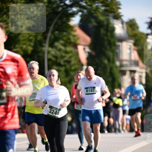01.09.2024 - BARMER Alsterlauf Dr. Thomas Lammeyer http://msf.ph/oto/6904394 01.09.2024 09:40:24 Laufen 386, 3249, 8167 meine-sportfotos.de