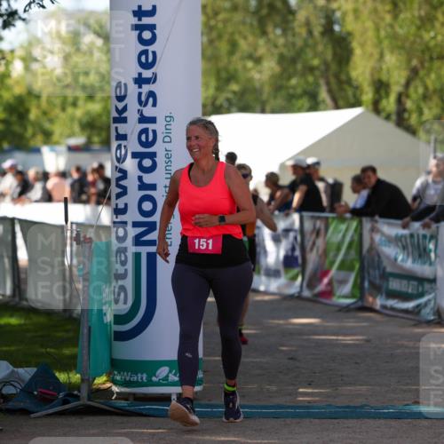 01.09.2024 - 17. Tribühne Triathlon Michael Strokosch http://msf.ph/oto/6904408 01.09.2024 11:05:34 Ziel 151, 226 meine-sportfotos.de