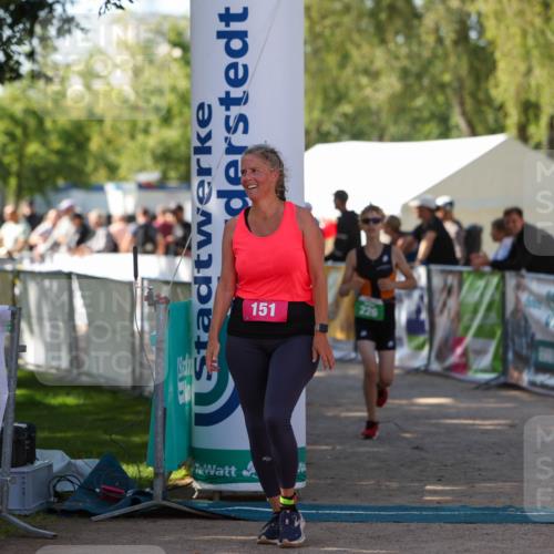 01.09.2024 - 17. Tribühne Triathlon Michael Strokosch http://msf.ph/oto/6904413 01.09.2024 11:05:34 Ziel 151, 226 meine-sportfotos.de