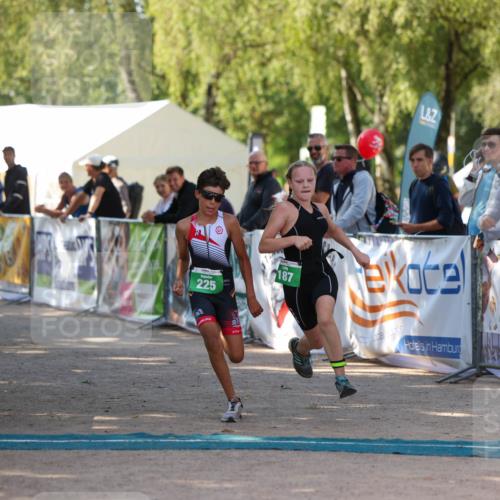 01.09.2024 - 17. Tribühne Triathlon Michael Strokosch http://msf.ph/oto/6904494 01.09.2024 11:05:43 Ziel 187, 225 meine-sportfotos.de