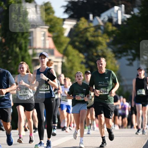 01.09.2024 - BARMER Alsterlauf Dr. Thomas Lammeyer http://msf.ph/oto/6904519 01.09.2024 09:40:30 Laufen 4195, 3444, 3444, 368, 4266, 2614 meine-sportfotos.de