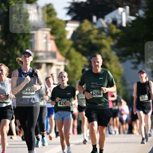 01.09.2024 - BARMER Alsterlauf Dr. Thomas Lammeyer http://msf.ph/oto/6904566 01.09.2024 09:40:32 Laufen 3444, 3444, 426, 4266 meine-sportfotos.de