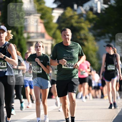 01.09.2024 - BARMER Alsterlauf Dr. Thomas Lammeyer http://msf.ph/oto/6904589 01.09.2024 09:40:33 Laufen 444, 3444, 4268, 35, 42660, 2614 meine-sportfotos.de
