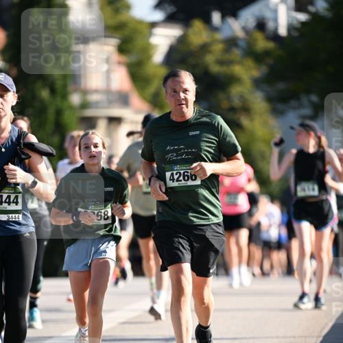 01.09.2024 - BARMER Alsterlauf Dr. Thomas Lammeyer http://msf.ph/oto/6904608 01.09.2024 09:40:33 Laufen 444, 3444, 58, 4266 meine-sportfotos.de