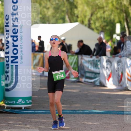 01.09.2024 - 17. Tribühne Triathlon Michael Strokosch http://msf.ph/oto/6904610 01.09.2024 11:05:52 Ziel 160, 174, 300 meine-sportfotos.de