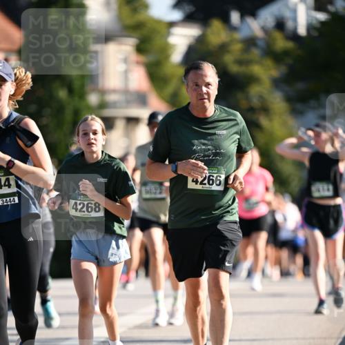 01.09.2024 - BARMER Alsterlauf Dr. Thomas Lammeyer http://msf.ph/oto/6904617 01.09.2024 09:40:34 Laufen 44, 3444, 4268, 4266 meine-sportfotos.de