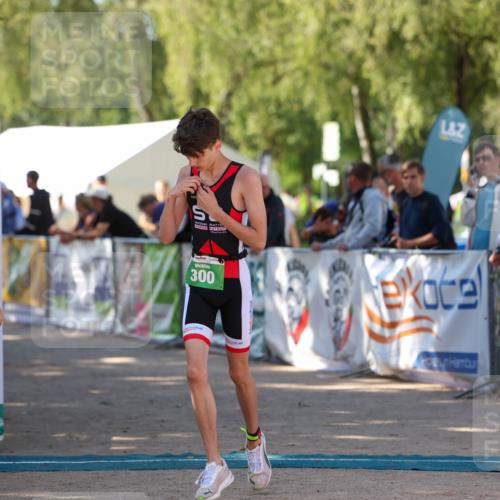 01.09.2024 - 17. Tribühne Triathlon Michael Strokosch http://msf.ph/oto/6904667 01.09.2024 11:05:58 Ziel 160, 298, 300 meine-sportfotos.de