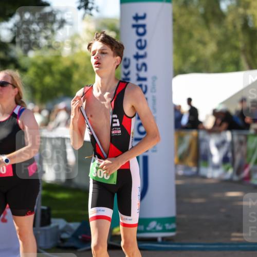 01.09.2024 - 17. Tribühne Triathlon Michael Strokosch http://msf.ph/oto/6904689 01.09.2024 11:05:59 Ziel 160, 298, 300 meine-sportfotos.de