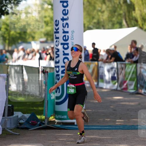 01.09.2024 - 17. Tribühne Triathlon Michael Strokosch http://msf.ph/oto/6904718 01.09.2024 11:06:05 Ziel 289, 298 meine-sportfotos.de