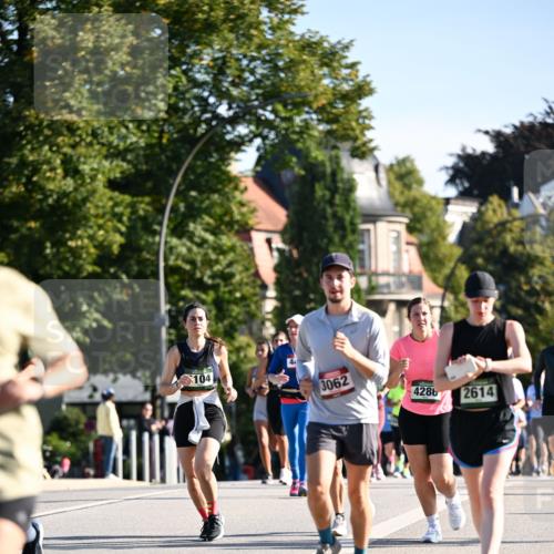 01.09.2024 - BARMER Alsterlauf Dr. Thomas Lammeyer http://msf.ph/oto/6904734 01.09.2024 09:40:39 Laufen 104, 3062, 4286, 2614 meine-sportfotos.de
