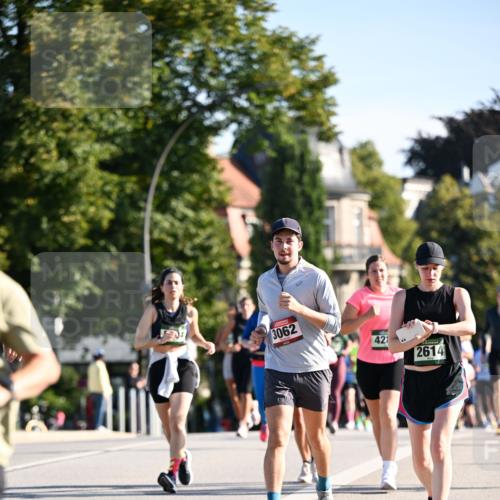 01.09.2024 - BARMER Alsterlauf Dr. Thomas Lammeyer http://msf.ph/oto/6904741 01.09.2024 09:40:39 Laufen 3062, 42, 2614 meine-sportfotos.de