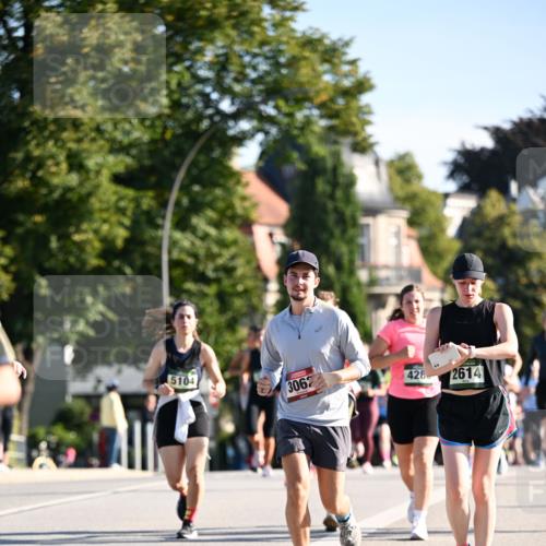01.09.2024 - BARMER Alsterlauf Dr. Thomas Lammeyer http://msf.ph/oto/6904746 01.09.2024 09:40:39 Laufen 5104, 3062, 428, 2614 meine-sportfotos.de