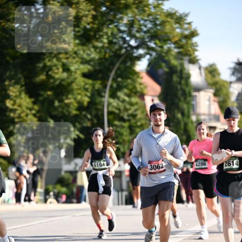 01.09.2024 - BARMER Alsterlauf Dr. Thomas Lammeyer http://msf.ph/oto/6904762 01.09.2024 09:40:39 Laufen 5104, 3062, 4286, 2614 meine-sportfotos.de