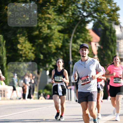 01.09.2024 - BARMER Alsterlauf Dr. Thomas Lammeyer http://msf.ph/oto/6904773 01.09.2024 09:40:40 Laufen 5104, 3062, 4286 meine-sportfotos.de