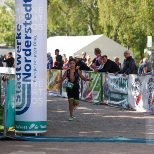01.09.2024 - 17. Tribühne Triathlon Michael Strokosch http://msf.ph/oto/6904870 01.09.2024 11:06:20 Ziel 239 meine-sportfotos.de