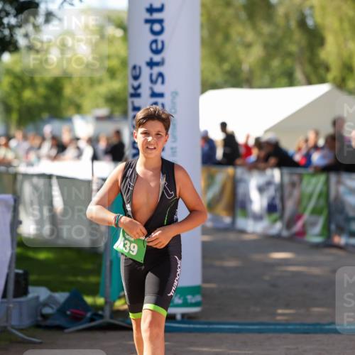01.09.2024 - 17. Tribühne Triathlon Michael Strokosch http://msf.ph/oto/6904946 01.09.2024 11:06:24 Ziel 239 meine-sportfotos.de