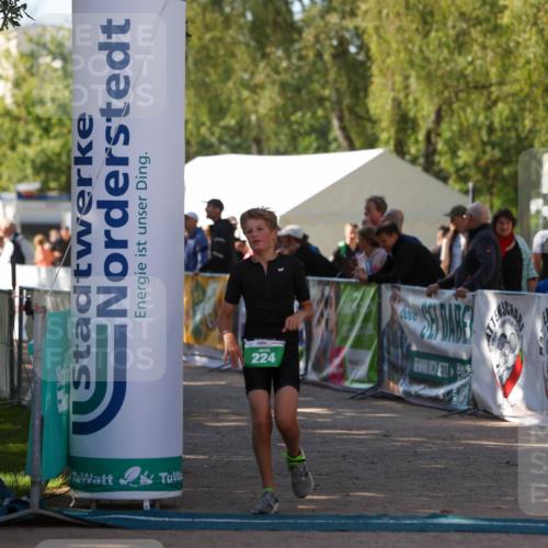 01.09.2024 - 17. Tribühne Triathlon Michael Strokosch http://msf.ph/oto/6904996 01.09.2024 11:06:35 Ziel 195, 224 meine-sportfotos.de
