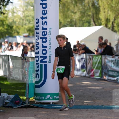 01.09.2024 - 17. Tribühne Triathlon Michael Strokosch http://msf.ph/oto/6905012 01.09.2024 11:06:35 Ziel 195, 224 meine-sportfotos.de