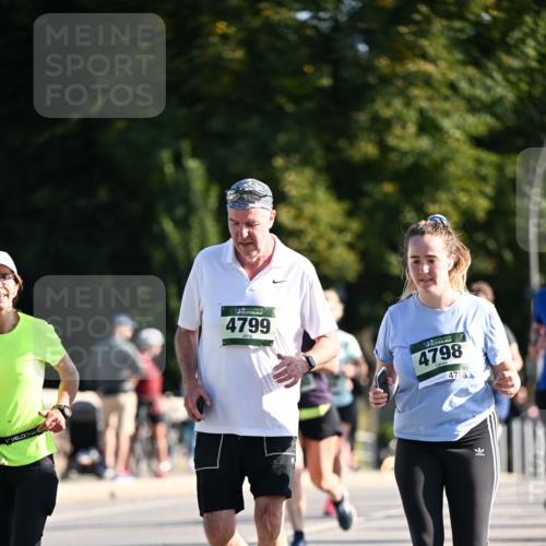 01.09.2024 - BARMER Alsterlauf Dr. Thomas Lammeyer http://msf.ph/oto/6905018 01.09.2024 09:40:53 Laufen 4799, 4798, 4798 meine-sportfotos.de