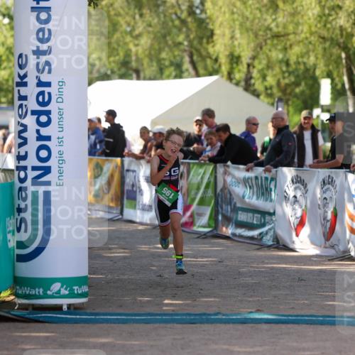 01.09.2024 - 17. Tribühne Triathlon Michael Strokosch http://msf.ph/oto/6905044 01.09.2024 11:06:38 Ziel 195, 224 meine-sportfotos.de