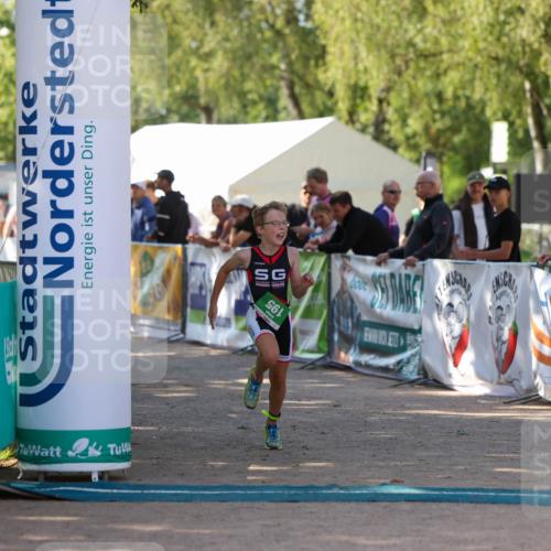 01.09.2024 - 17. Tribühne Triathlon Michael Strokosch http://msf.ph/oto/6905051 01.09.2024 11:06:38 Ziel 195, 224 meine-sportfotos.de