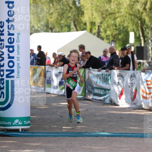 01.09.2024 - 17. Tribühne Triathlon Michael Strokosch http://msf.ph/oto/6905060 01.09.2024 11:06:39 Ziel 195, 224 meine-sportfotos.de