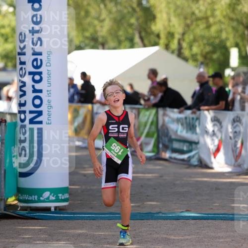 01.09.2024 - 17. Tribühne Triathlon Michael Strokosch http://msf.ph/oto/6905078 01.09.2024 11:06:40 Ziel 195, 224 meine-sportfotos.de