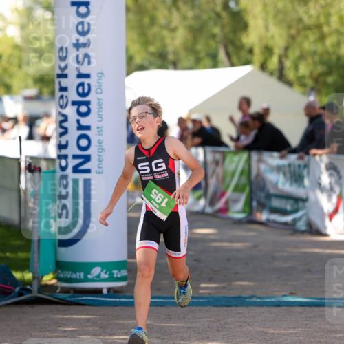 01.09.2024 - 17. Tribühne Triathlon Michael Strokosch http://msf.ph/oto/6905084 01.09.2024 11:06:40 Ziel 195, 224 meine-sportfotos.de