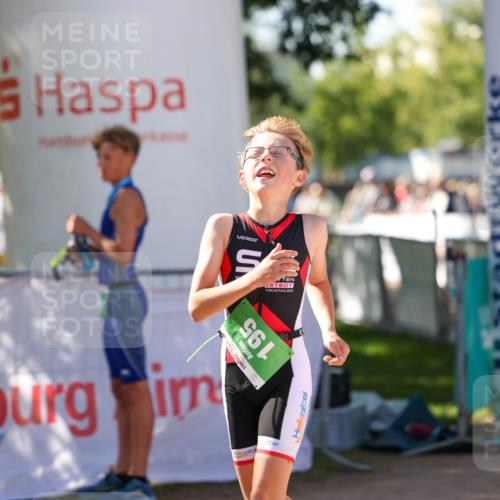01.09.2024 - 17. Tribühne Triathlon Michael Strokosch http://msf.ph/oto/6905107 01.09.2024 11:06:41 Ziel 195 meine-sportfotos.de