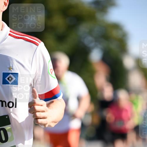 01.09.2024 - BARMER Alsterlauf Dr. Thomas Lammeyer http://msf.ph/oto/6905119 01.09.2024 09:41:00 Laufen 4730 meine-sportfotos.de