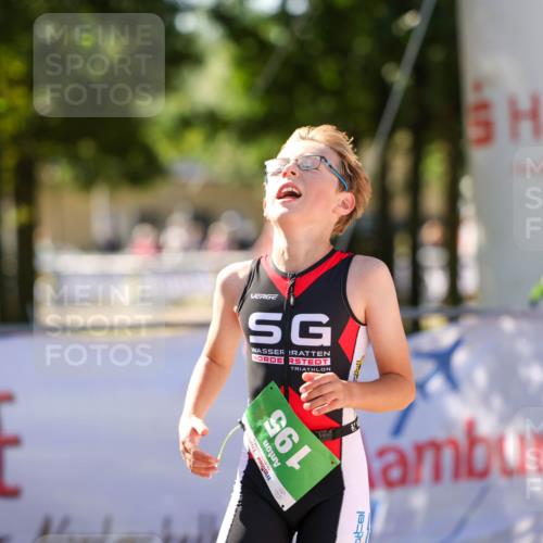 01.09.2024 - 17. Tribühne Triathlon Michael Strokosch http://msf.ph/oto/6905121 01.09.2024 11:06:42 Ziel 195 meine-sportfotos.de