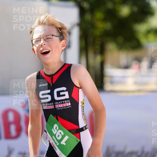 01.09.2024 - 17. Tribühne Triathlon Michael Strokosch http://msf.ph/oto/6905136 01.09.2024 11:06:43 Ziel 195 meine-sportfotos.de