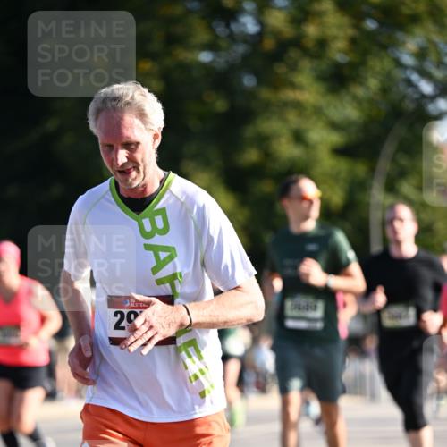 01.09.2024 - BARMER Alsterlauf Dr. Thomas Lammeyer http://msf.ph/oto/6905141 01.09.2024 09:41:01 Laufen 10, 29 meine-sportfotos.de