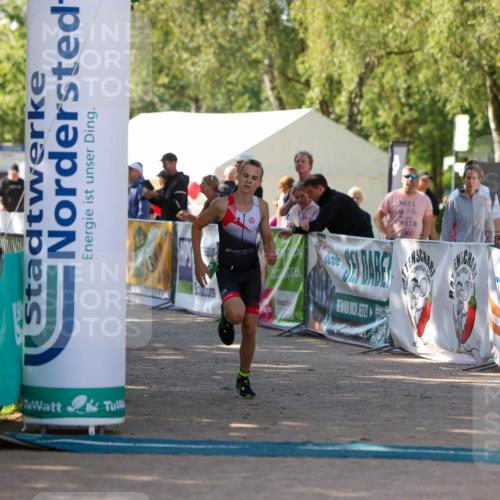 01.09.2024 - 17. Tribühne Triathlon Michael Strokosch http://msf.ph/oto/6905154 01.09.2024 11:06:58 Ziel 192 meine-sportfotos.de