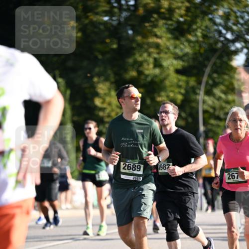 01.09.2024 - BARMER Alsterlauf Dr. Thomas Lammeyer http://msf.ph/oto/6905155 01.09.2024 09:41:01 Laufen 2689, 2689, 3982, 267 meine-sportfotos.de