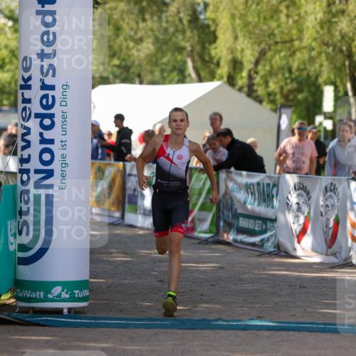 01.09.2024 - 17. Tribühne Triathlon Michael Strokosch http://msf.ph/oto/6905163 01.09.2024 11:06:59 Ziel 192 meine-sportfotos.de