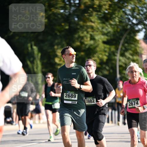01.09.2024 - BARMER Alsterlauf Dr. Thomas Lammeyer http://msf.ph/oto/6905166 01.09.2024 09:41:01 Laufen 2689, 2689, 3982, 2674 meine-sportfotos.de